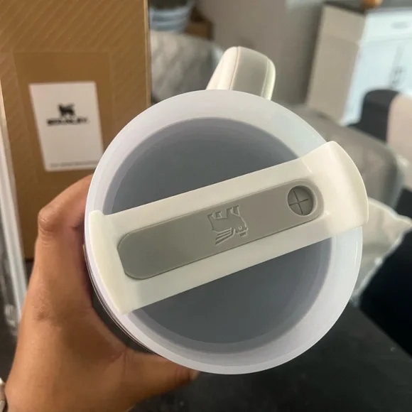 Stanley White Checkered Designer Patterned 40 OZ Tumbler - Picture 4 of 5